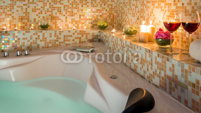 evening-romantic-bath-for-loving-couples.jpg